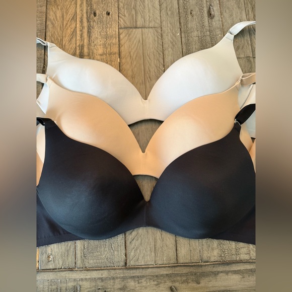 La Vie En Rose Other - La Vie En Rose Sleekback Bra Bundle, size 36D